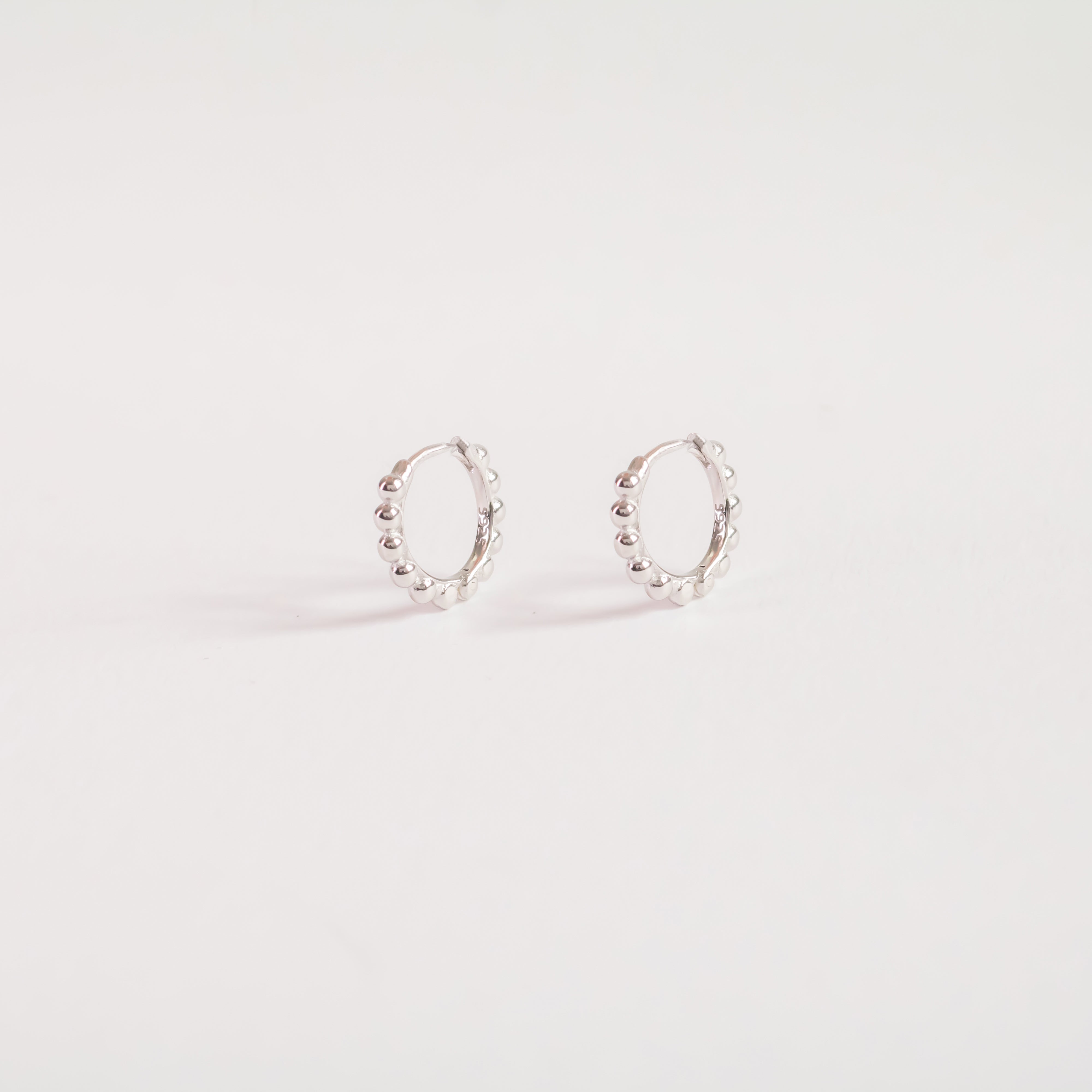 Hoop Bolitas Pendientes