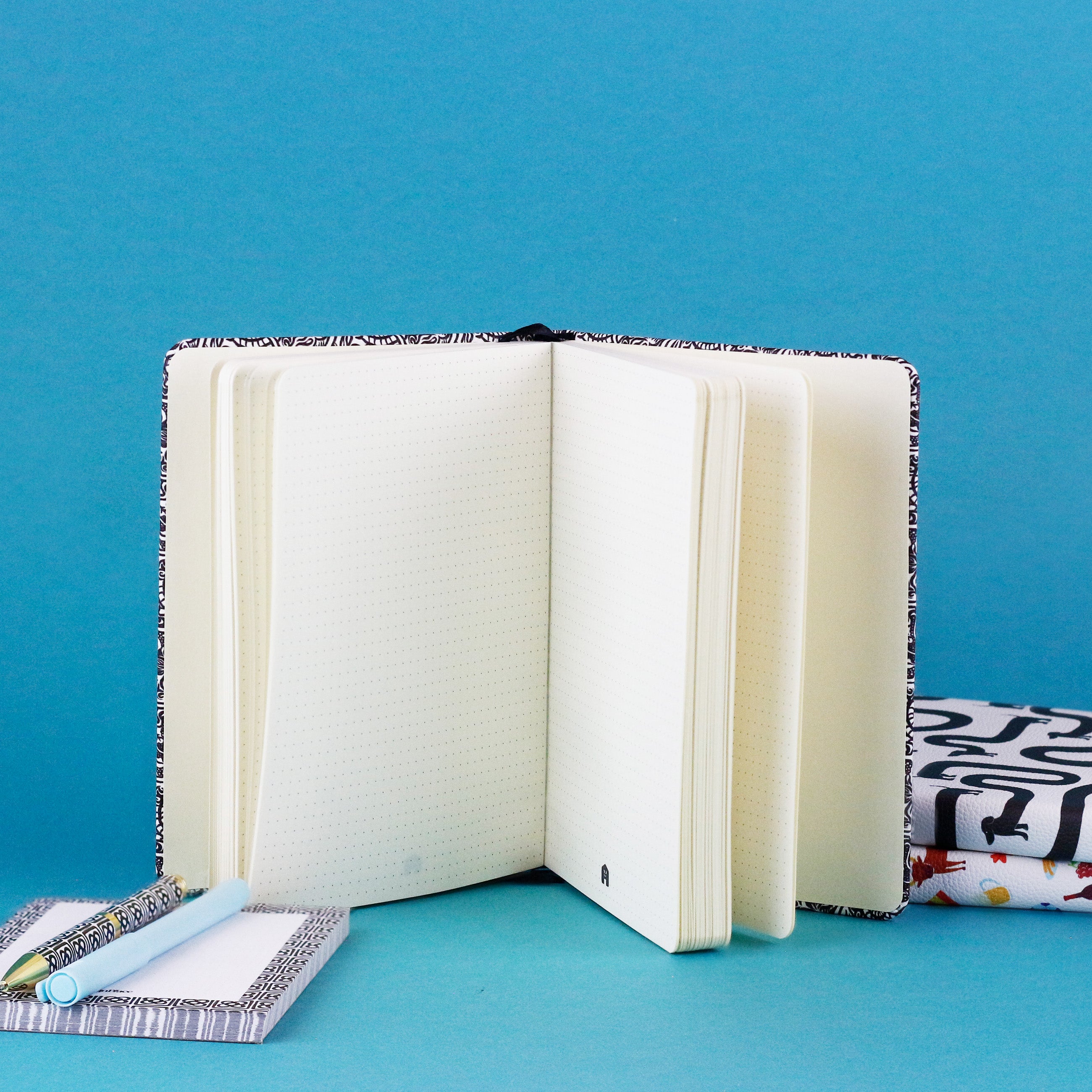 Gaudi Sketch Notebook (PU)