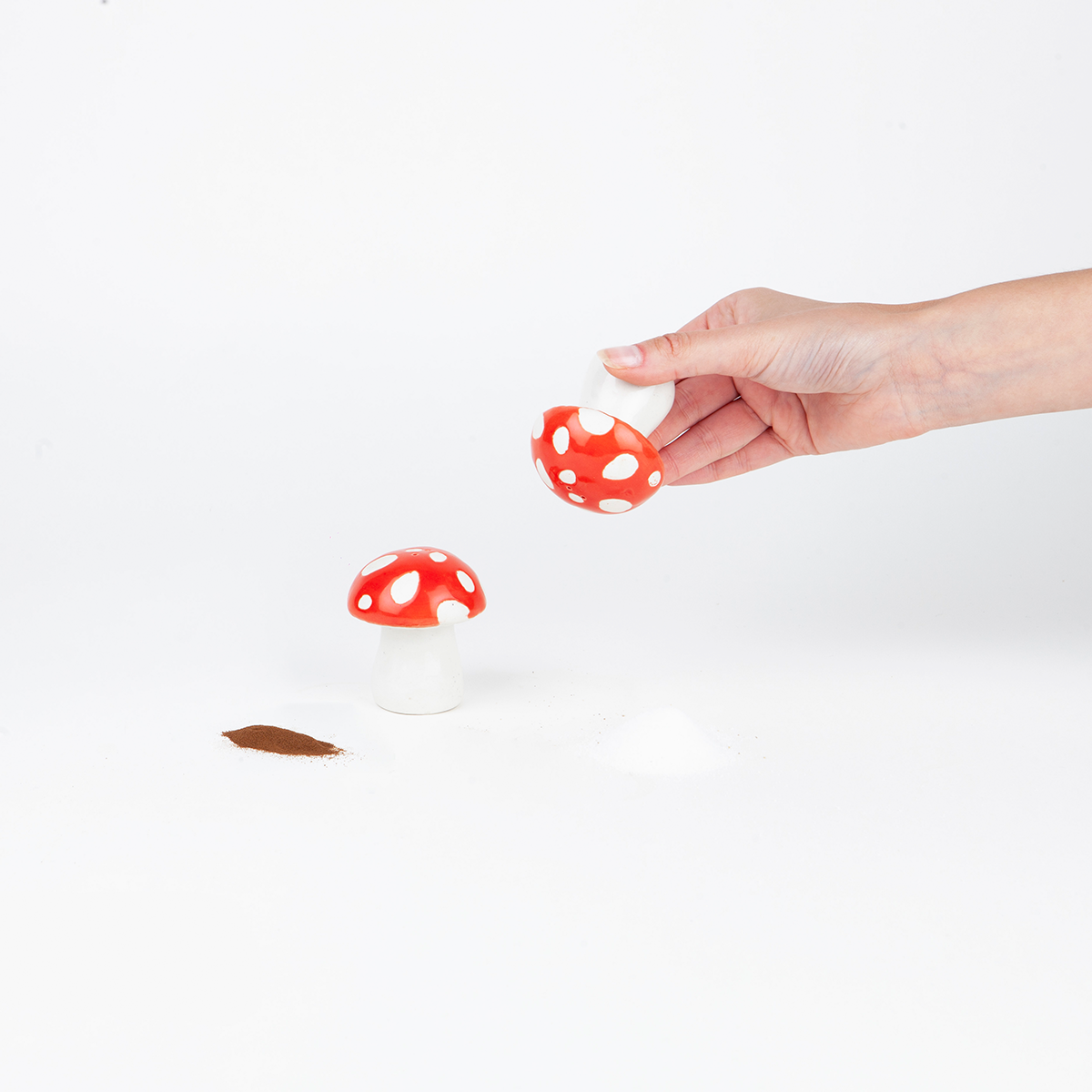 Amanita Salt and Pepper