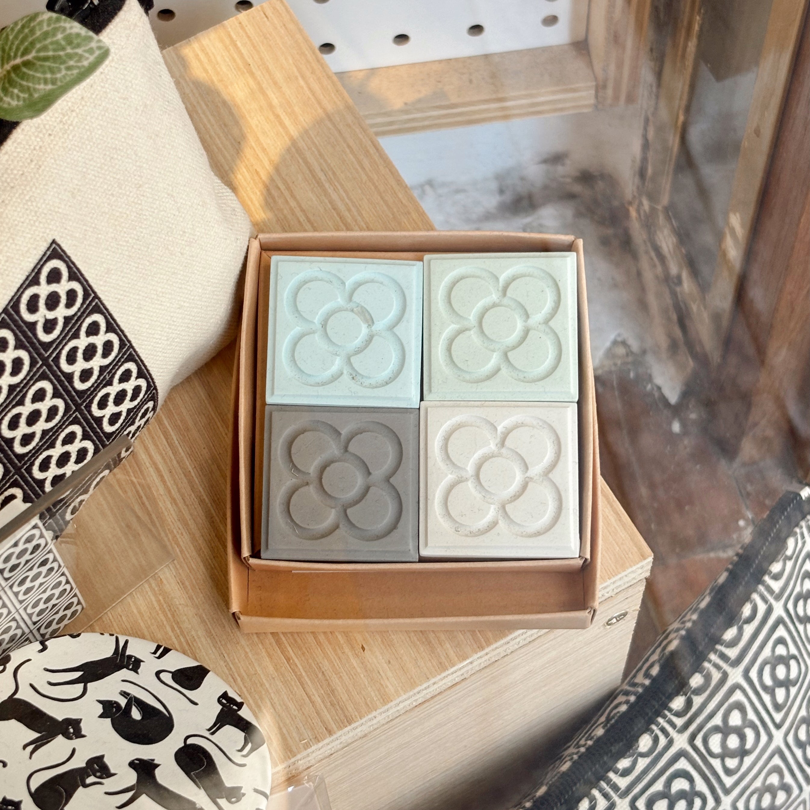 Set Blue Green Panot Cement Magnet